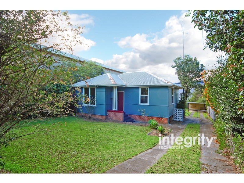 8 Burr Avenue, Nowra NSW 2541
