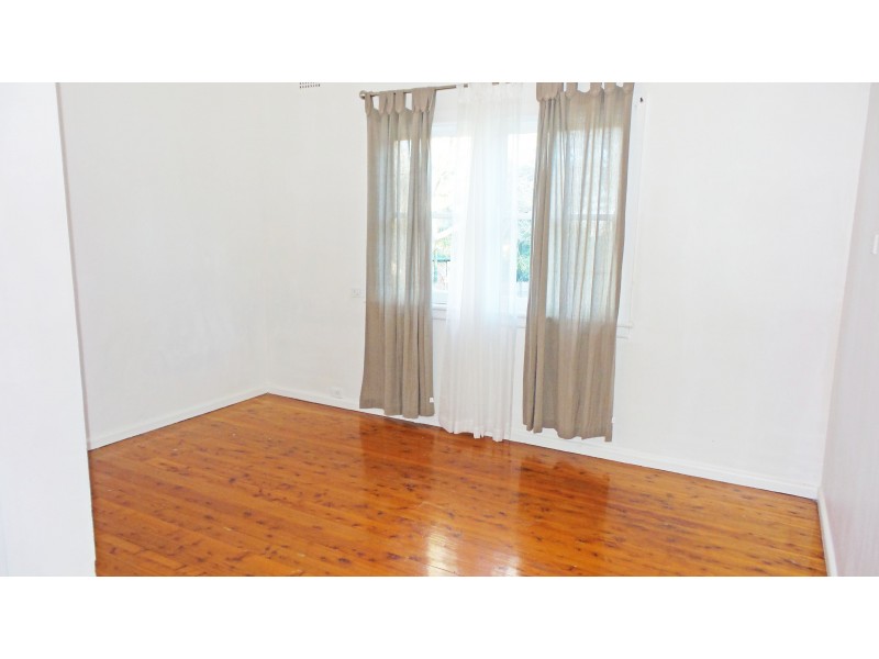 39 Mulgen Crescent, Bomaderry NSW 2541