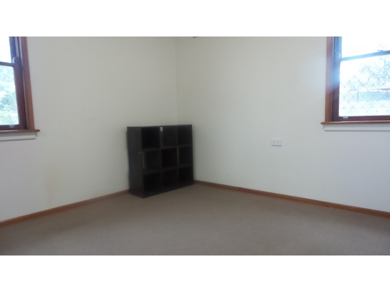 30 Sampson Crescent, Bomaderry NSW 2541