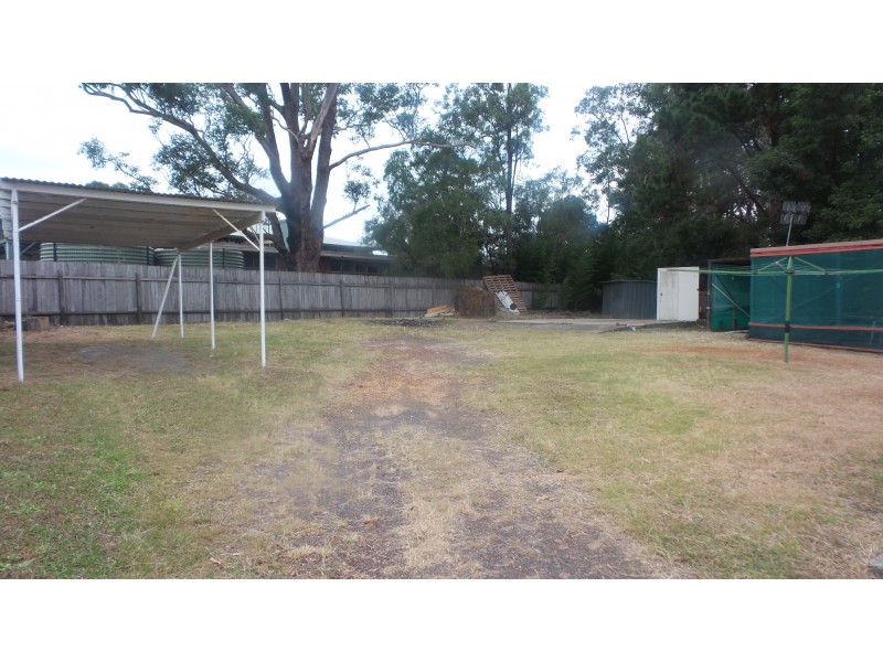 30 Sampson Crescent, Bomaderry NSW 2541