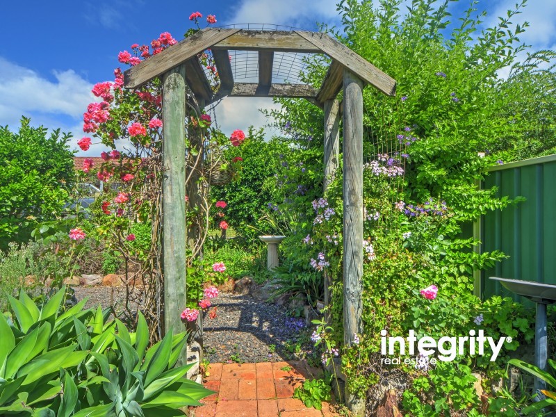 1 Rosewood Close, Nowra NSW 2541