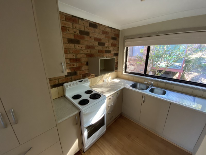 7/76 Brinawarr Street, Bomaderry NSW 2541