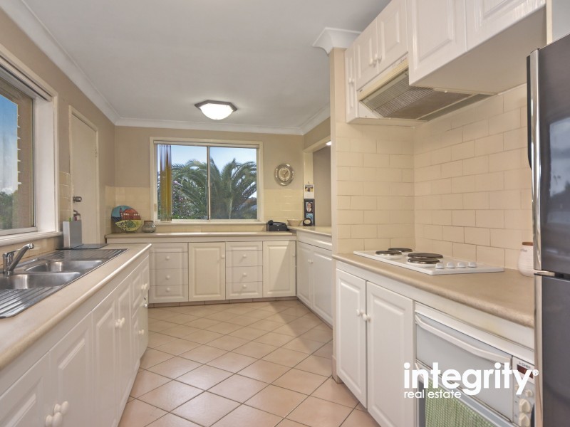 76 West Birriley Street, Bomaderry NSW 2541