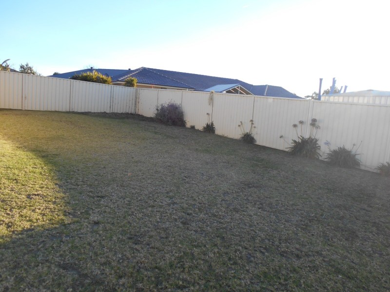 14 Carrington Park Drive, Nowra NSW 2541
