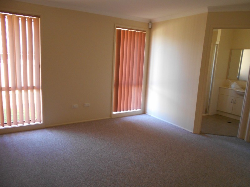 14 Carrington Park Drive, Nowra NSW 2541