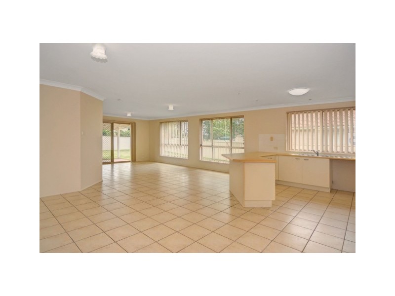 128 Rayleigh Drive, Worrigee NSW 2540
