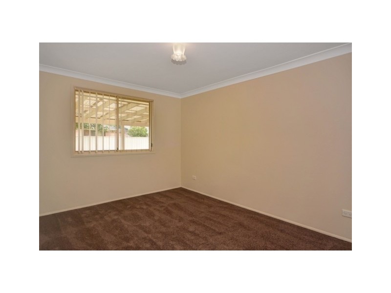 128 Rayleigh Drive, Worrigee NSW 2540
