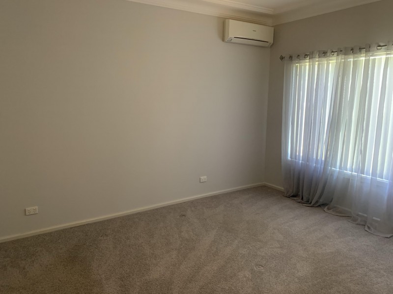 36 Moss Street, Nowra NSW 2541