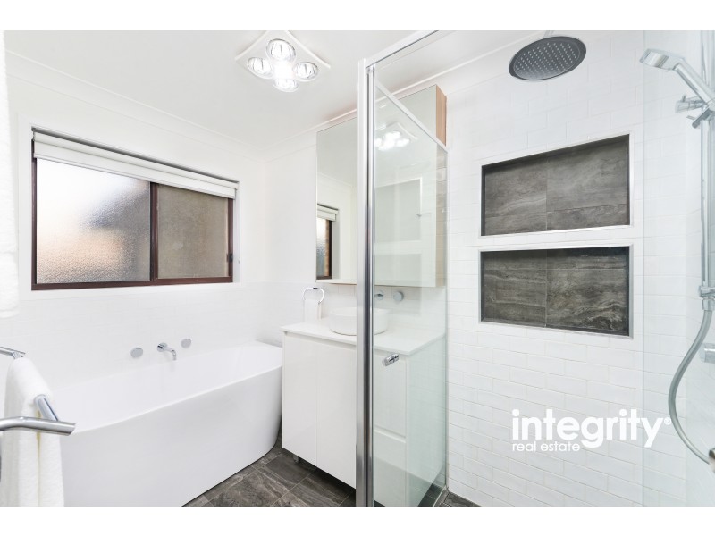 2/6 Waroo Place, Bomaderry NSW 2541