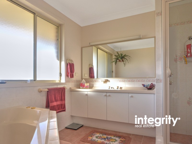 68 Stringybark Road, Nowra Hill NSW 2540