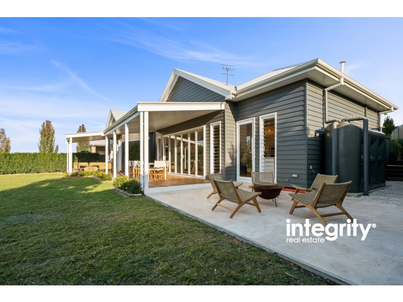 42 Banool Circuit, Bomaderry NSW 2541