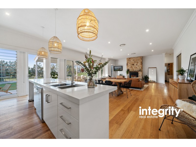 42 Banool Circuit, Bomaderry NSW 2541