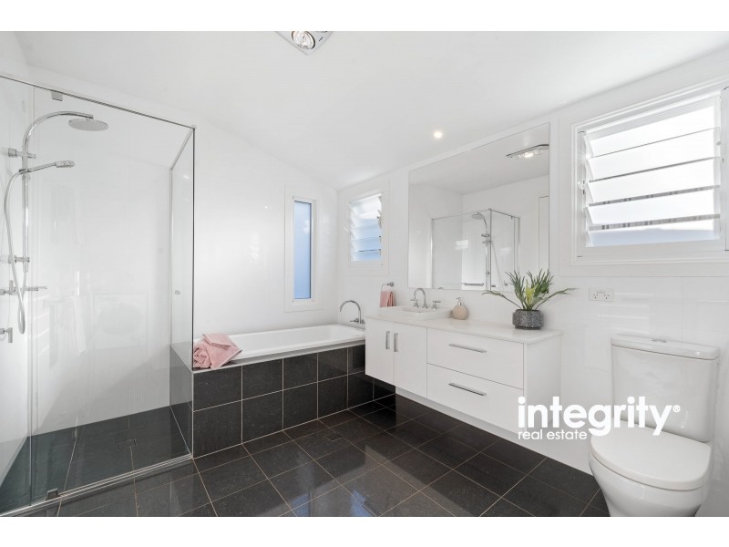 42 Banool Circuit, Bomaderry NSW 2541