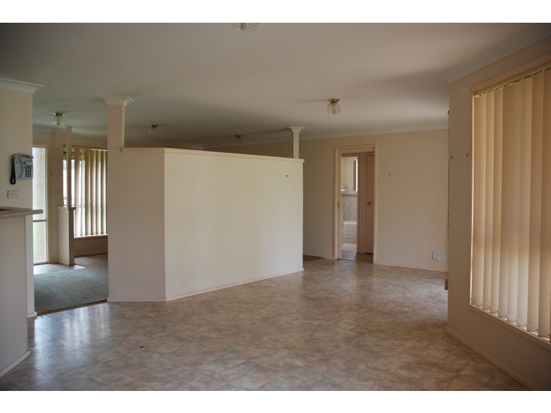 60 Robinia Way, Worrigee NSW 2540