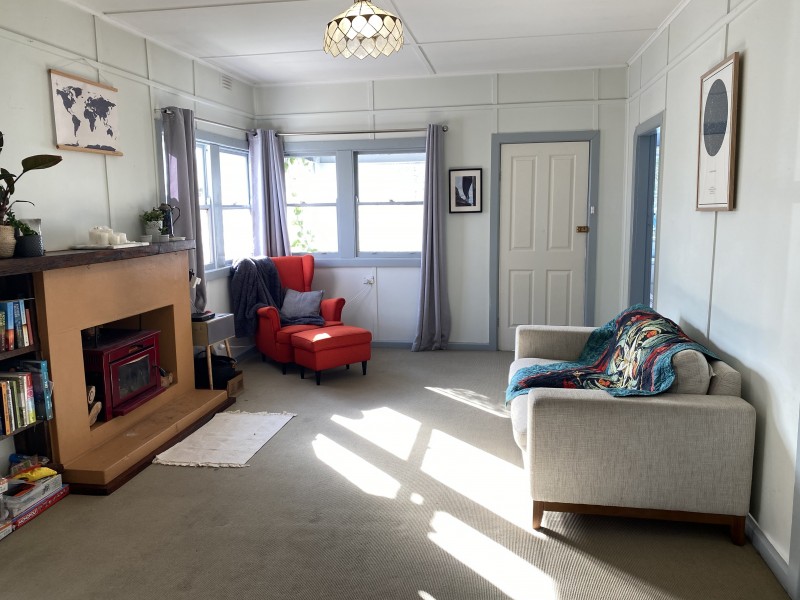 389 Princes Highway, Bomaderry NSW 2541