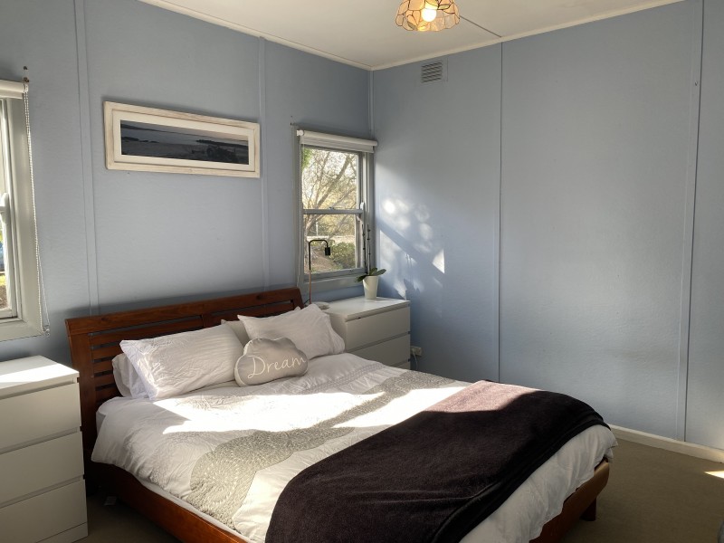 389 Princes Highway, Bomaderry NSW 2541