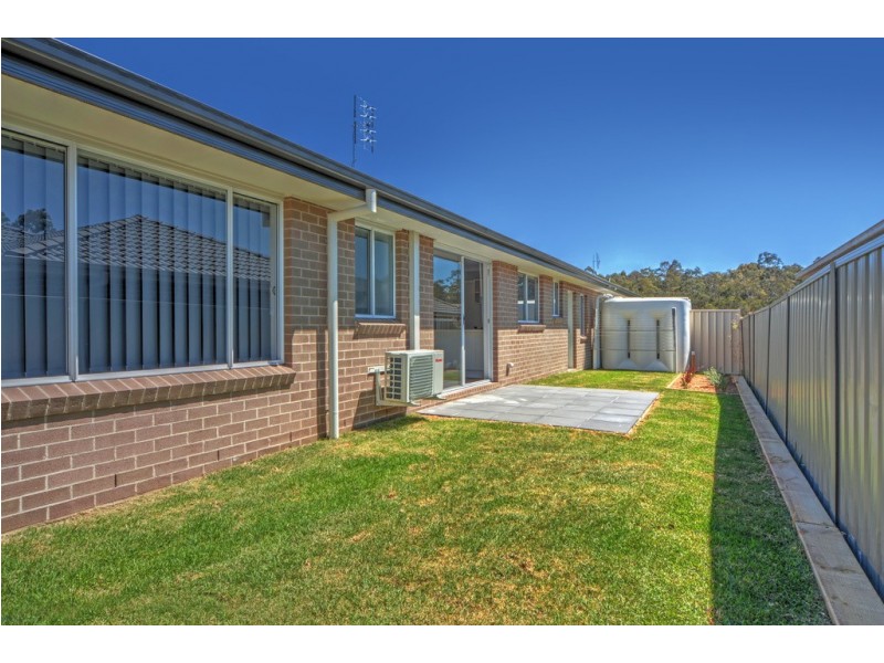 2/2 Elian Crescent, South Nowra NSW 2541