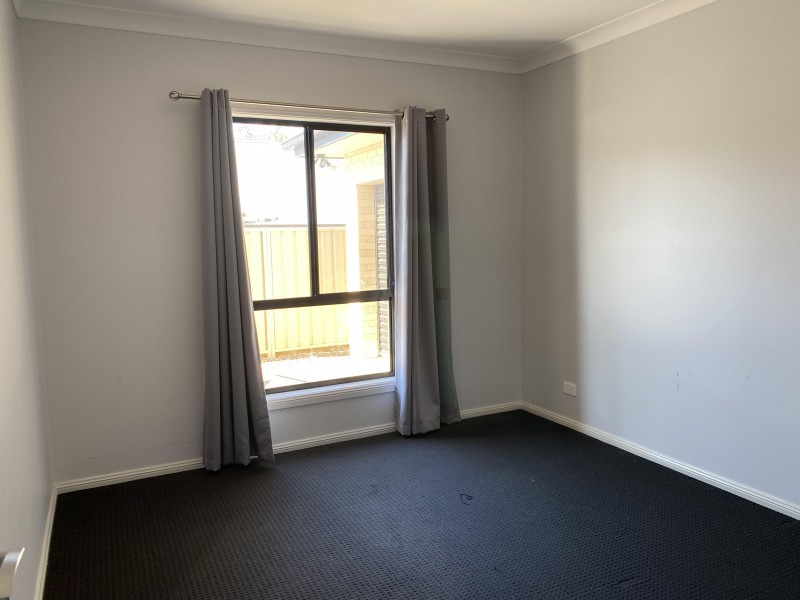 5 Alata Crescent, South Nowra NSW 2541