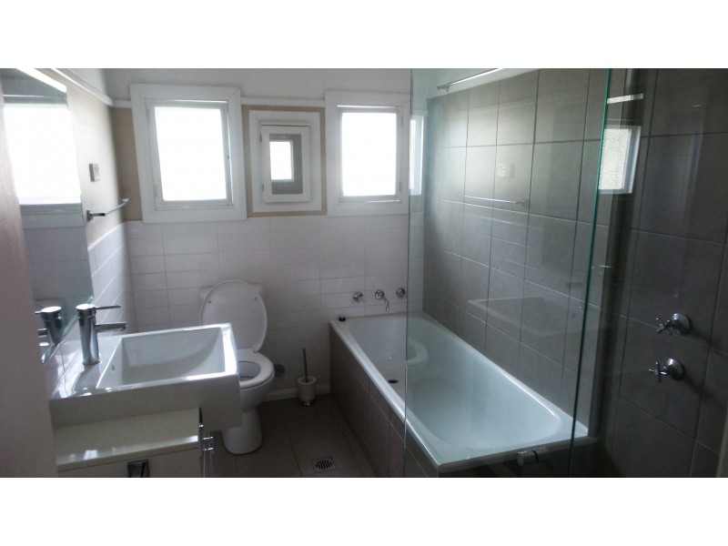 121 Plunkett Street, Nowra NSW 2541