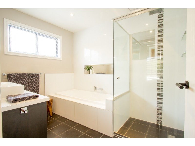 12 Hale Avenue, Nowra NSW 2541