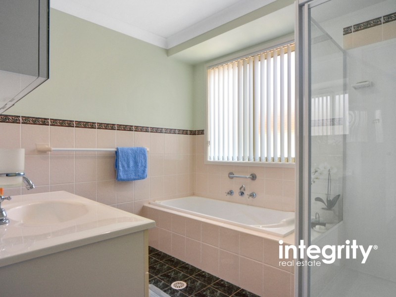 17 Costa Street, Worrigee NSW 2540