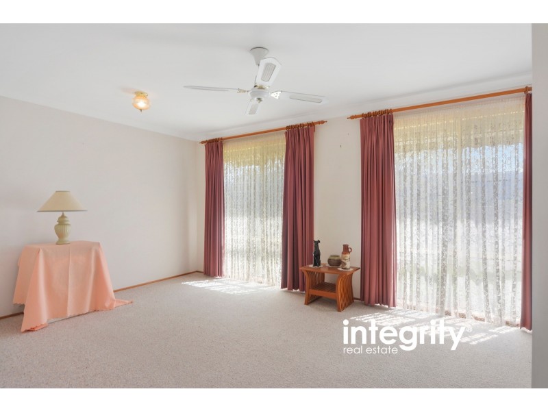 5 Hamilton Place, Bomaderry NSW 2541