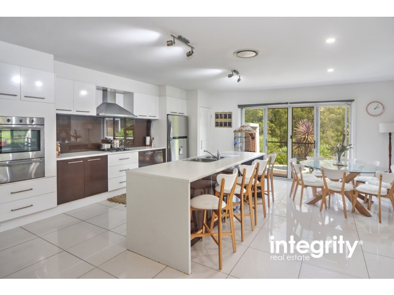 51 Emerald Drive, Meroo Meadow NSW 2540