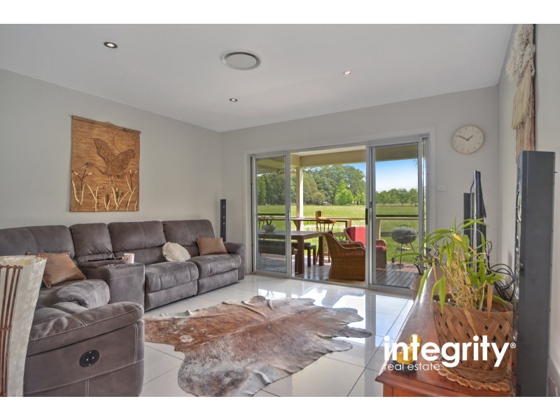 51 Emerald Drive, Meroo Meadow NSW 2540