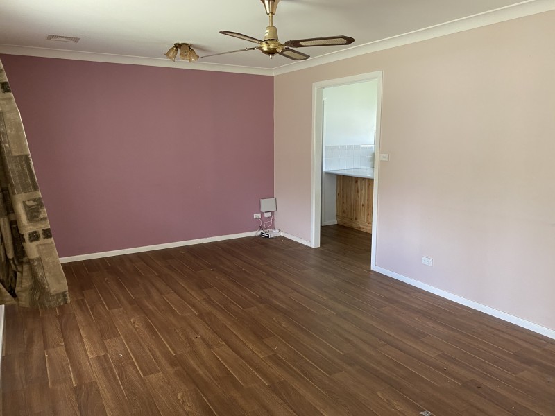 8 Lydon Crescent, West Nowra NSW 2541