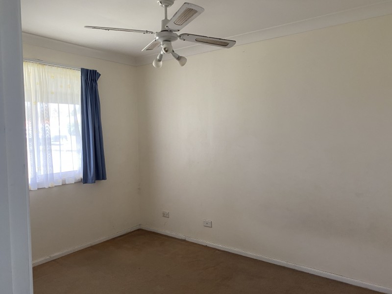 8 Lydon Crescent, West Nowra NSW 2541