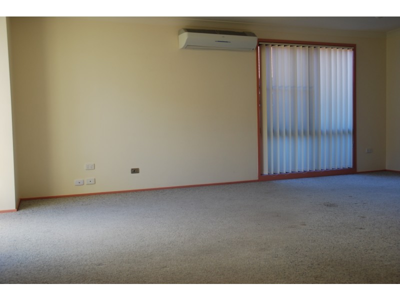 12 Olympic Drive, West Nowra NSW 2541