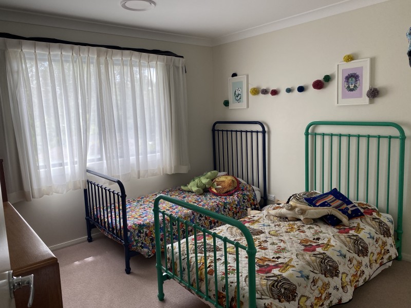 15 Nita Place, Bomaderry NSW 2541
