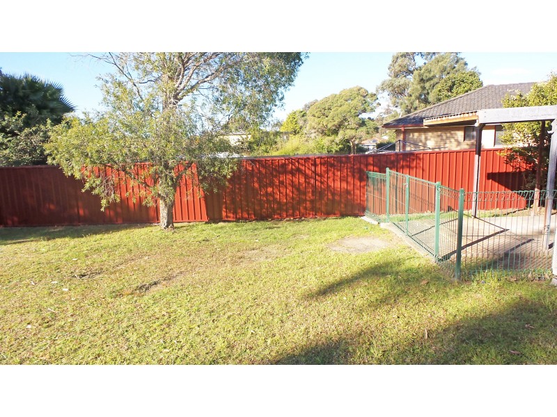 4 Camelia Grove, Bomaderry NSW 2541