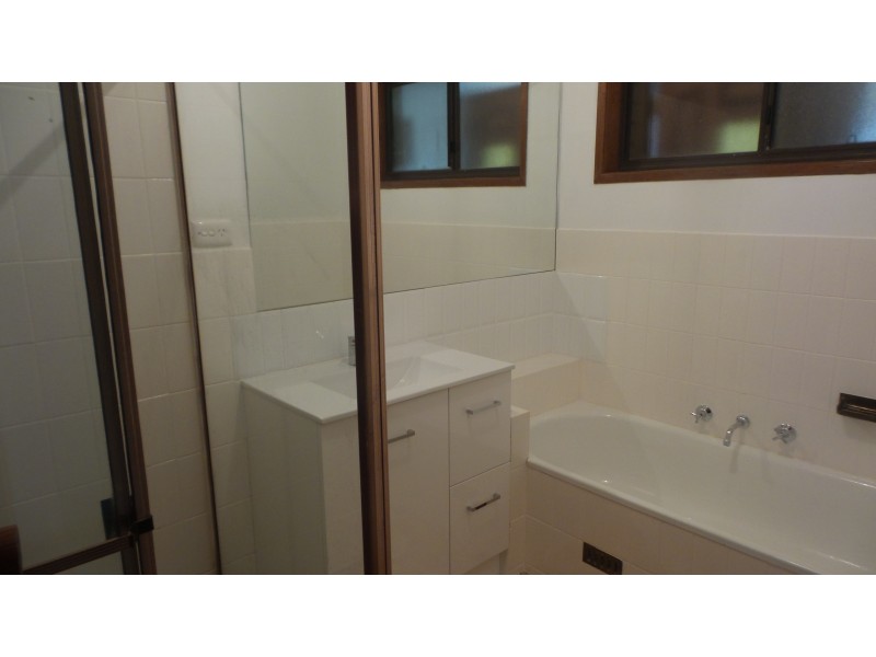 32 Park Road, Nowra NSW 2541