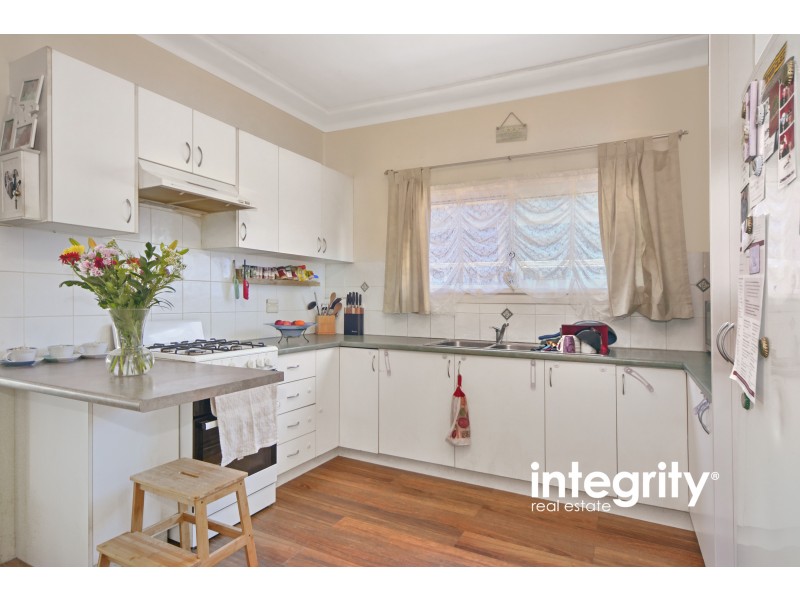 2 Hollands Road, Nowra NSW 2541