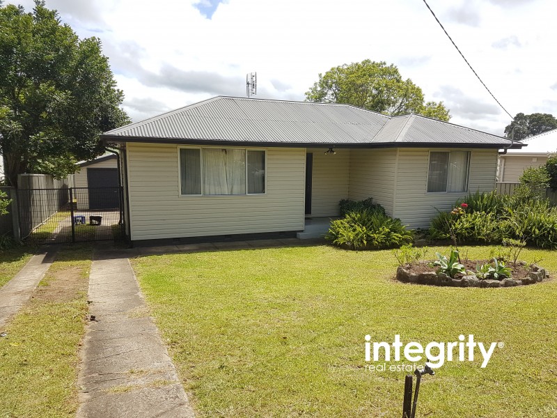 21 Young Avenue, Nowra NSW 2541