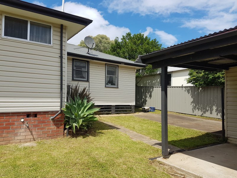 21 Young Avenue, Nowra NSW 2541
