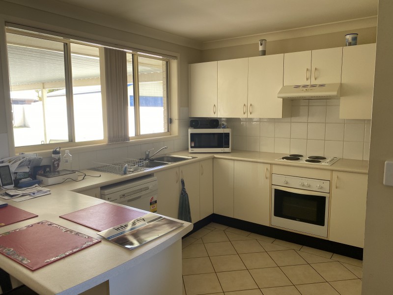 5 Guinea Flower Crescent, Worrigee NSW 2540