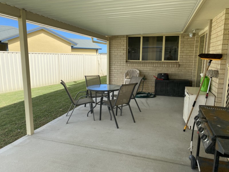 5 Guinea Flower Crescent, Worrigee NSW 2540