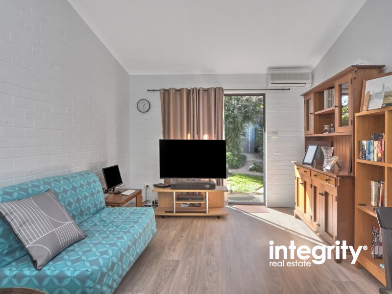 4/49 Brinawarr Street, Bomaderry NSW 2541