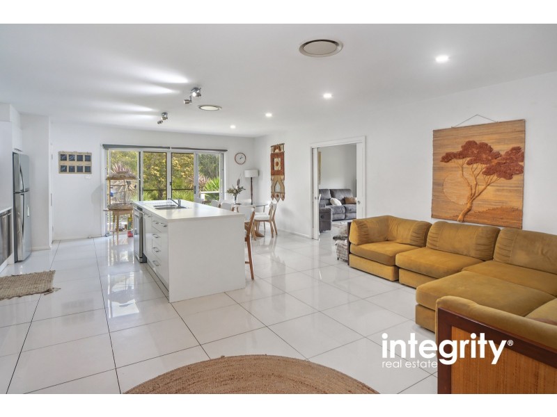 51 Emerald Drive, Meroo Meadow NSW 2540