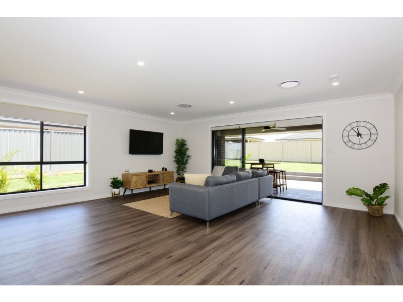 26 Alata Crescent, South Nowra NSW 2541