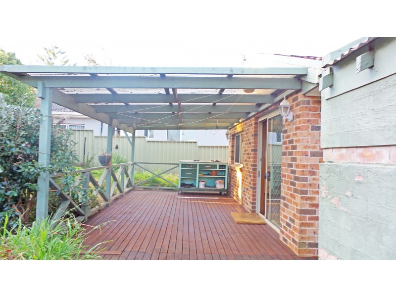 5 Lyndhurst Drive, Bomaderry NSW 2541