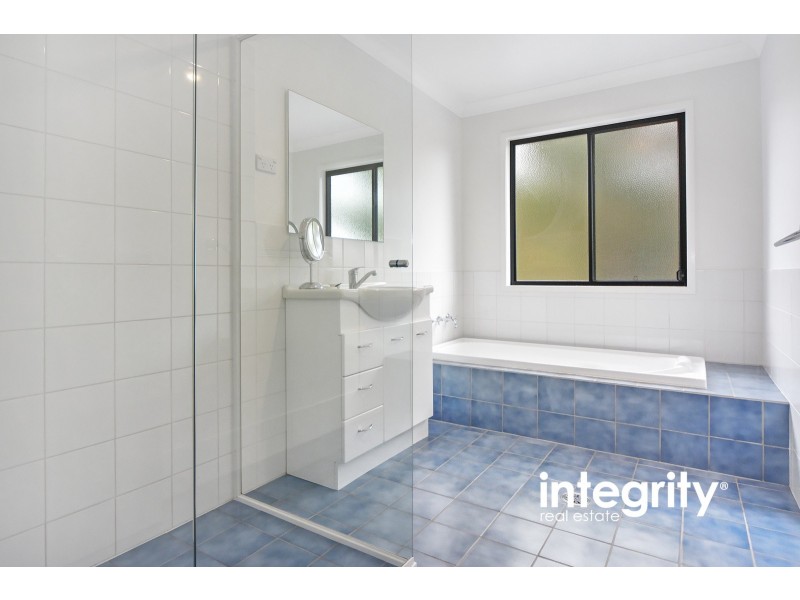 15 Nita Place, Bomaderry NSW 2541