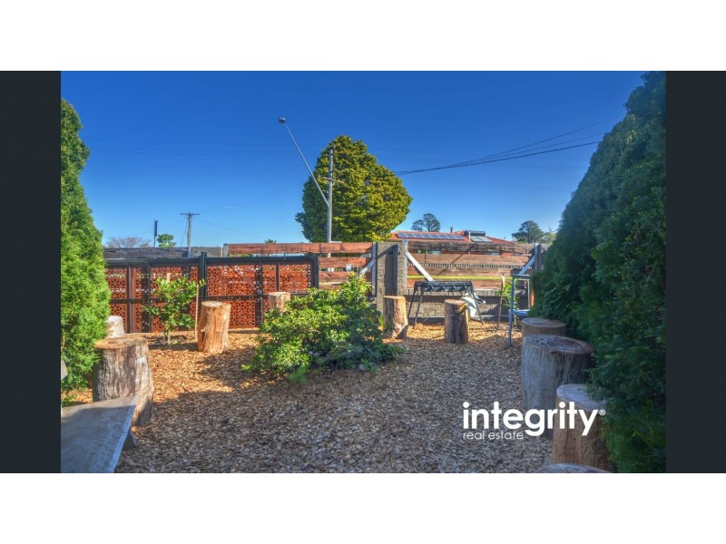 15 Cambewarra Road, Bomaderry NSW 2541