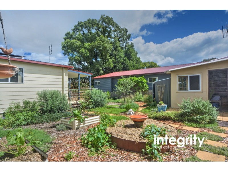 5 Leatham Avenue, Nowra NSW 2541