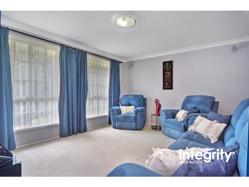 52 Yeovil Drive, Bomaderry NSW 2541