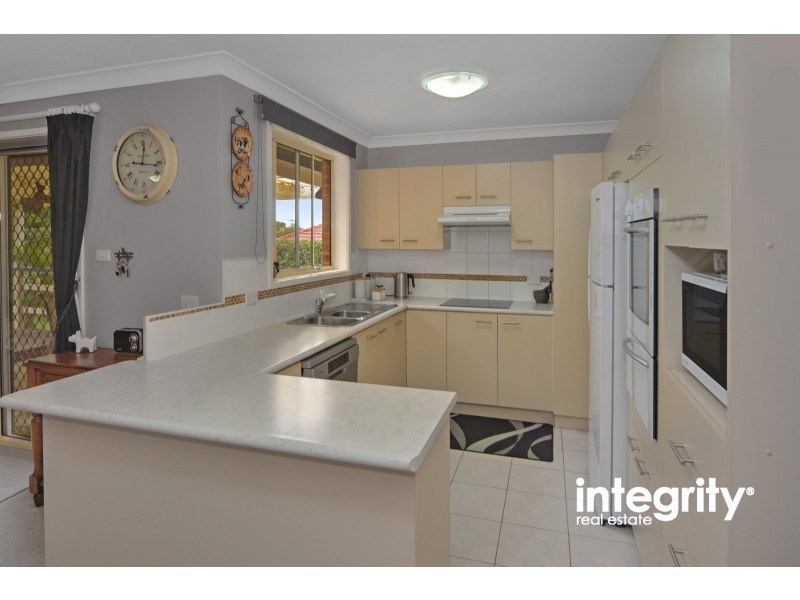 52 Yeovil Drive, Bomaderry NSW 2541