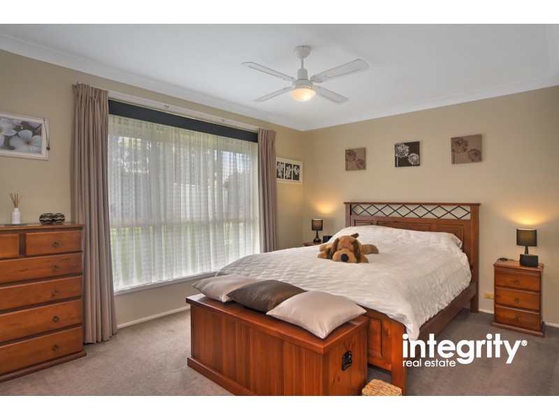 52 Yeovil Drive, Bomaderry NSW 2541
