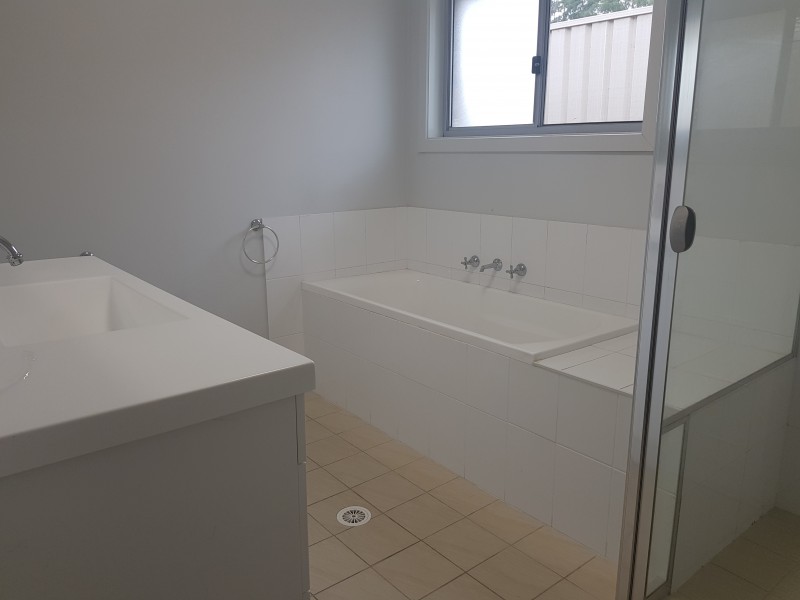 17 Candlebark Close, West Nowra NSW 2541